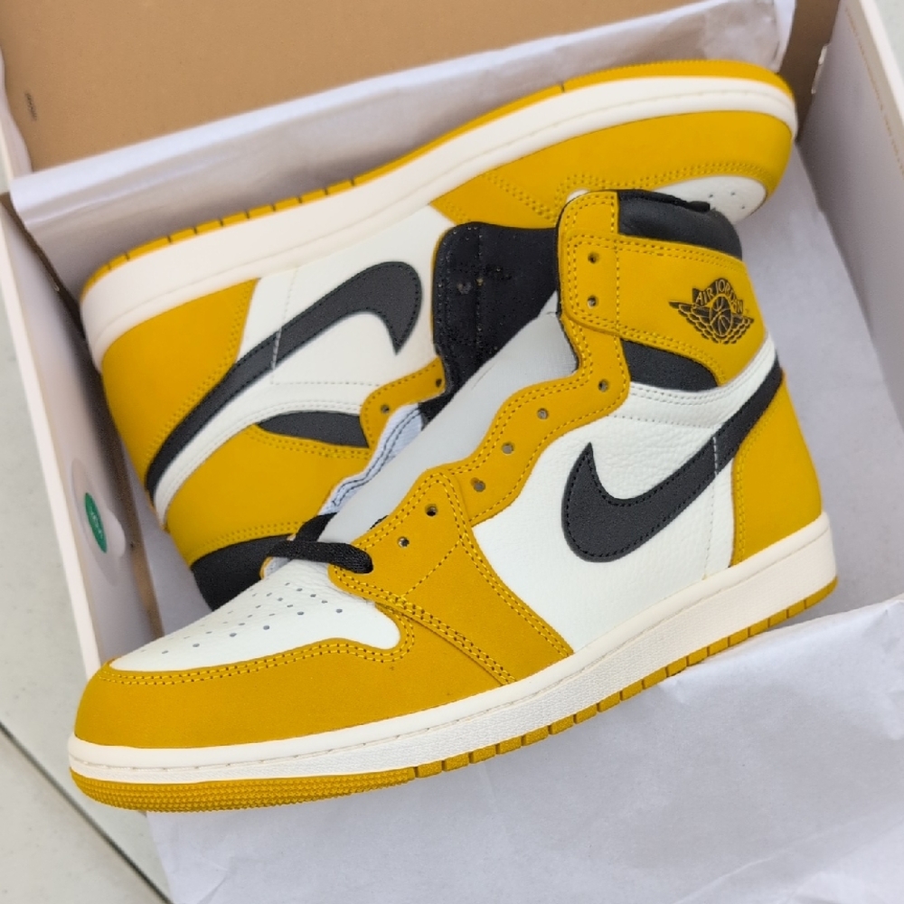 Nike Air Jordan 1 High Retro - Yellow Ochre Men's Size 10.5 ( DZ5485-701 )